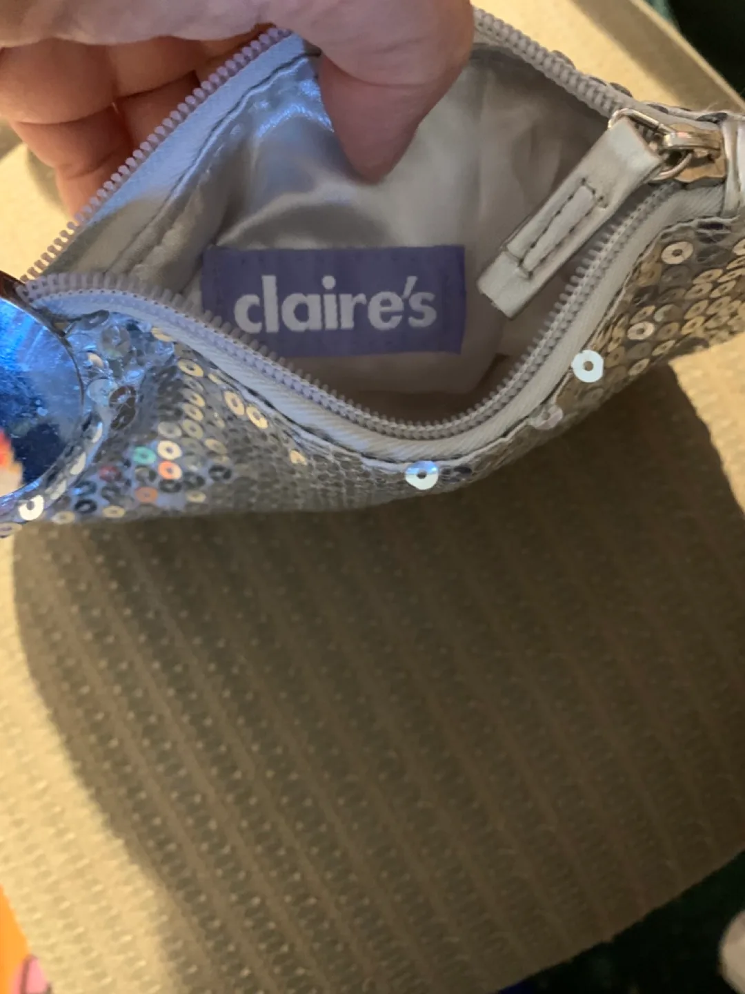 Sequinned Cosmetic Bag image indicator(2)