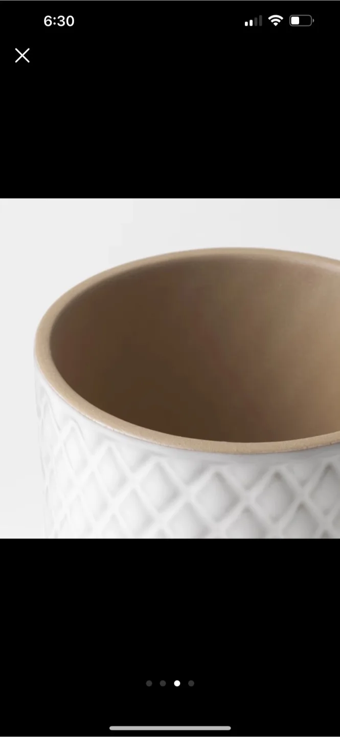 Set of three white ceramic planters image indicator(5)