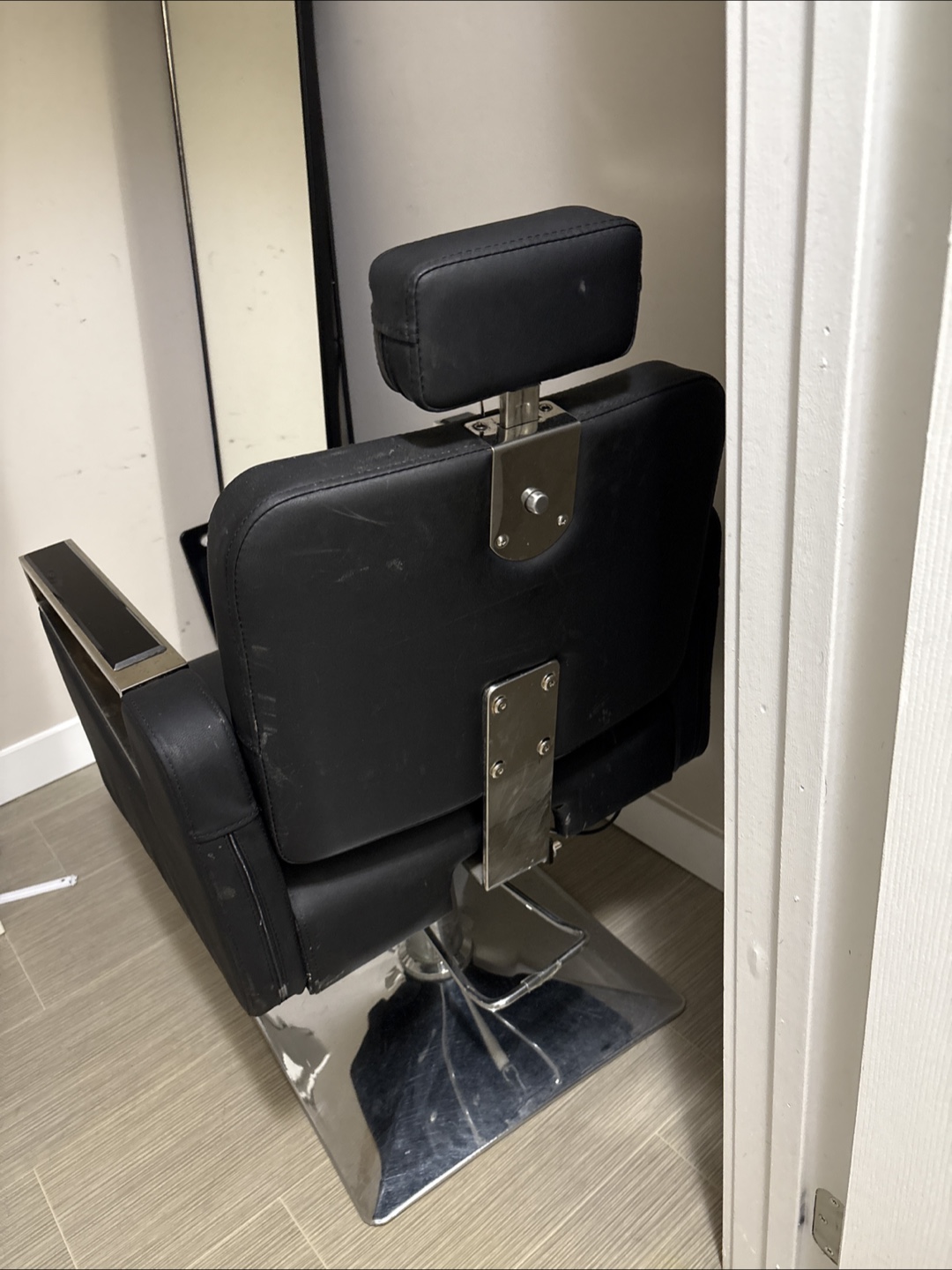 Barber Chair - Black Leather & Chrome - photo 2