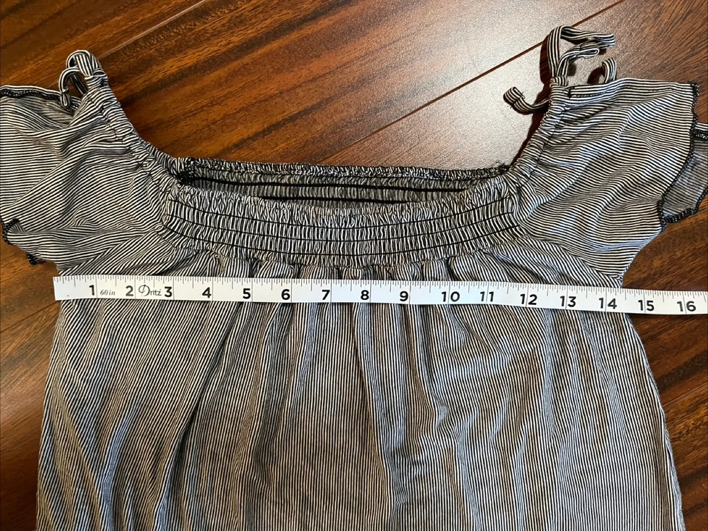 American Eagle women’s small Soft & Sexy t-shirt, black & white image indicator(3)