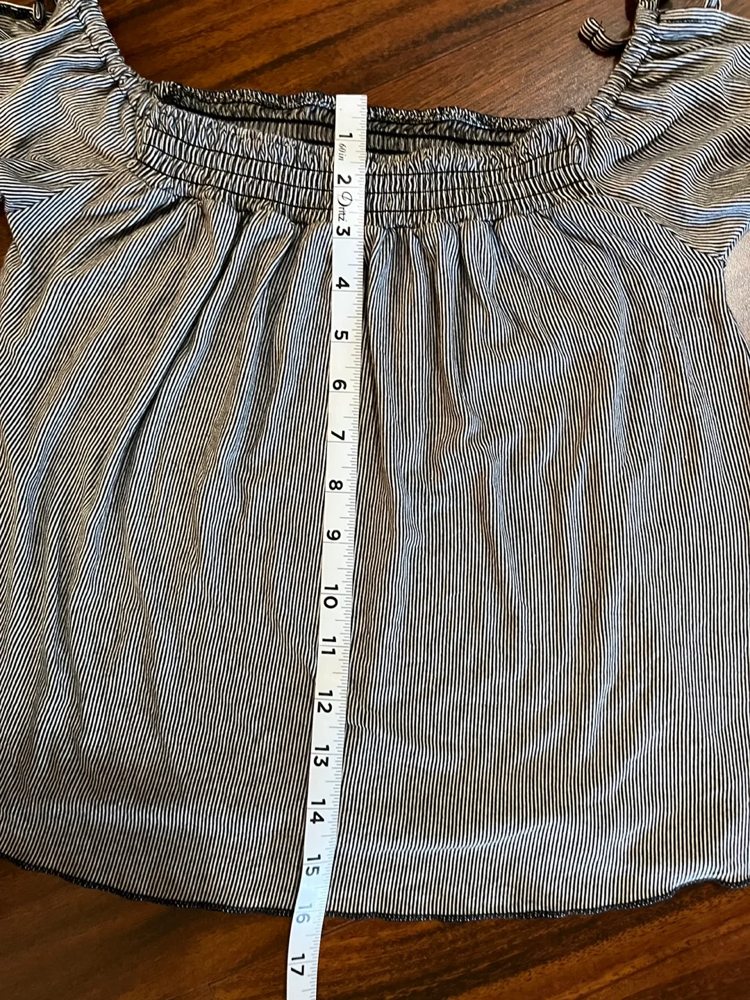 American Eagle women’s small Soft & Sexy t-shirt, black & white image indicator(4)