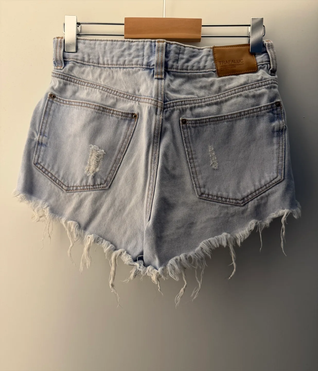 2 for $5 size 0 ripped denim shorts (Zara, Garage) 🏒 image indicator(3)