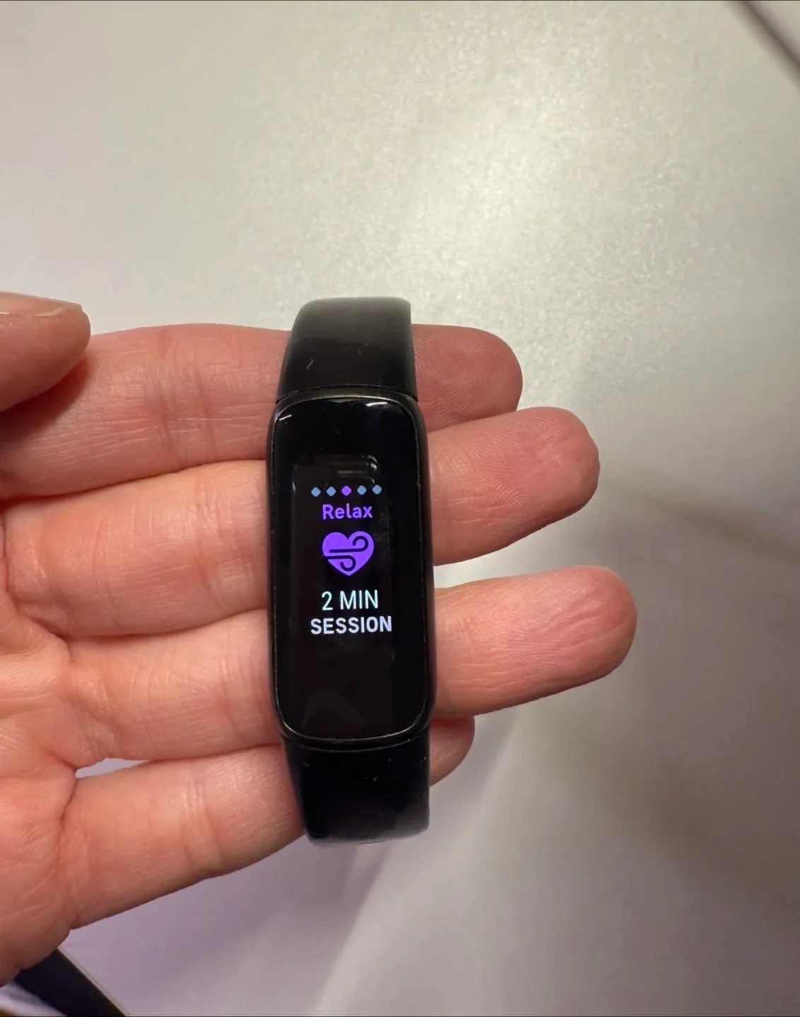 Fitbit Luxe Fitness Tracker image indicator(5)
