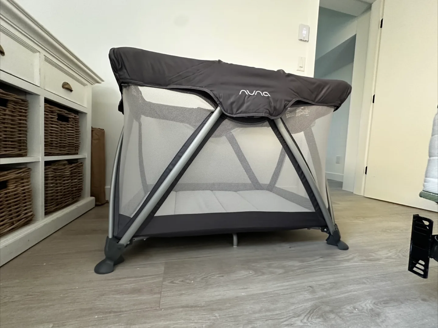 Nuna Sena Aire Travel Crib image indicator(3)