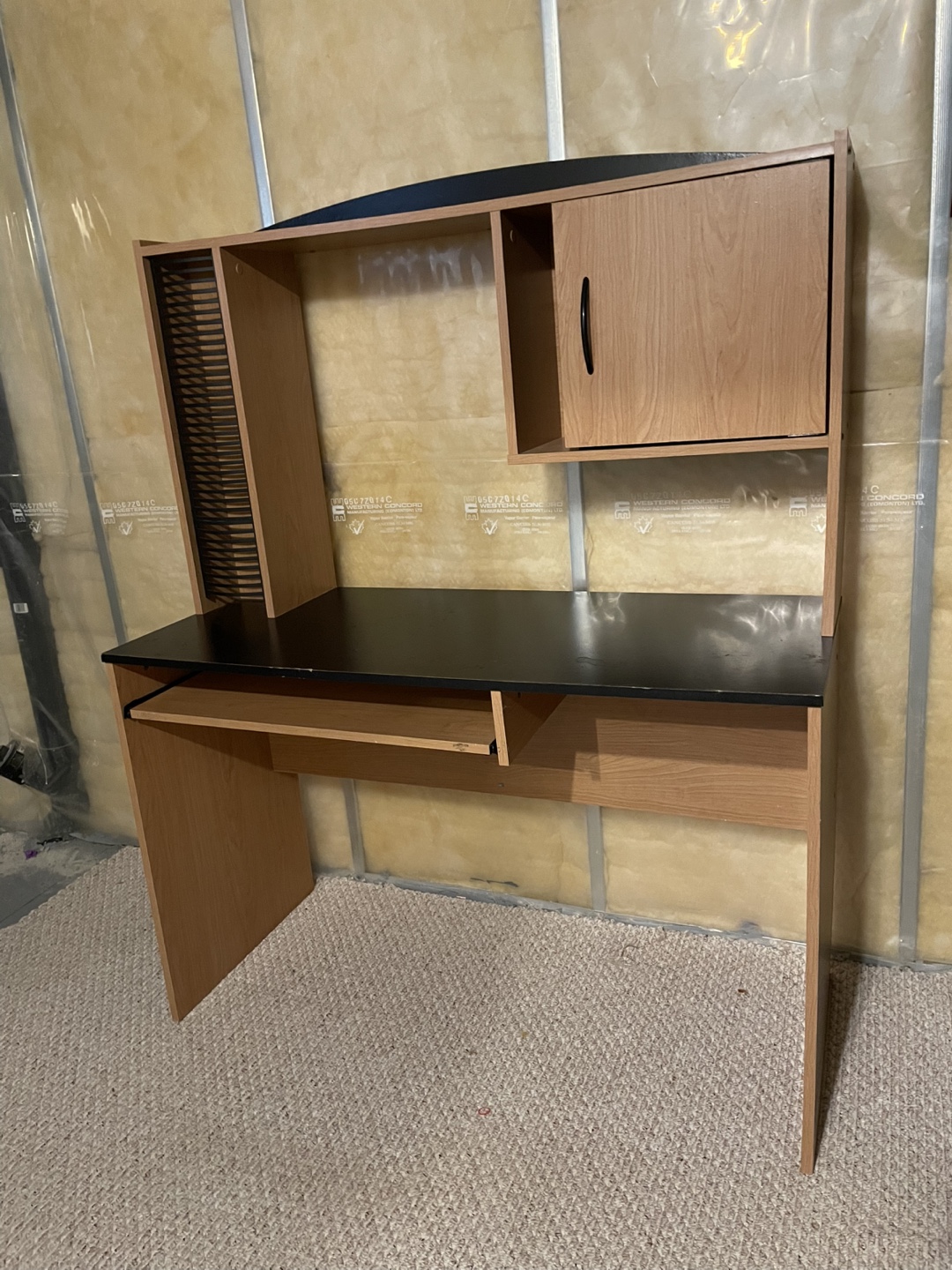 Computer Desk with Hutch