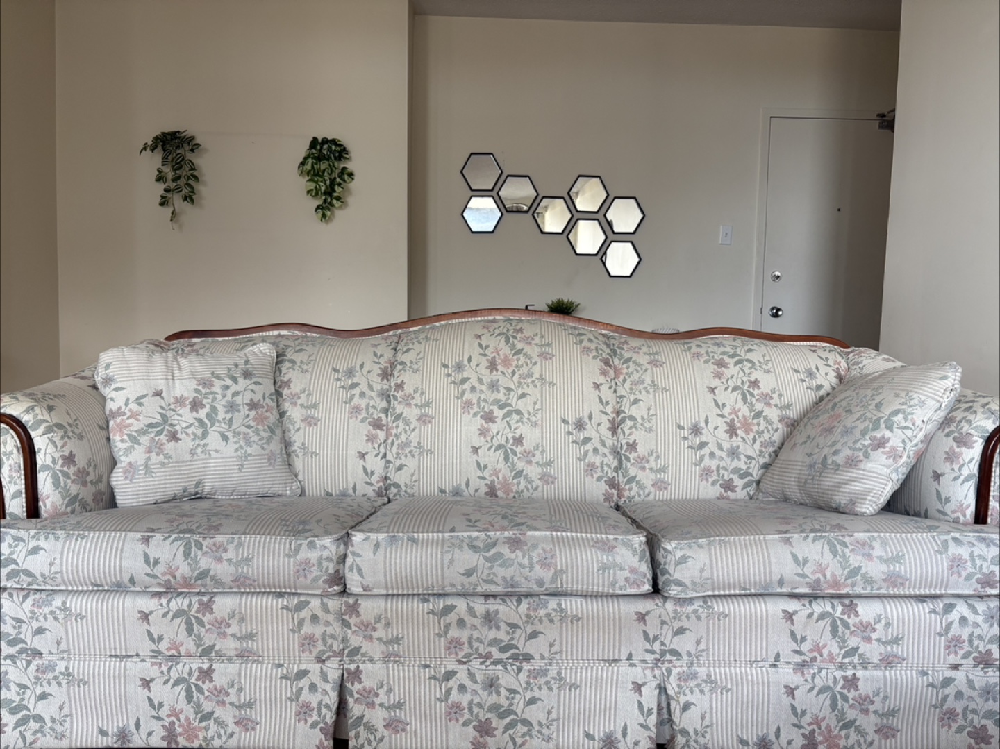 COUCH / SOFA - photo 2