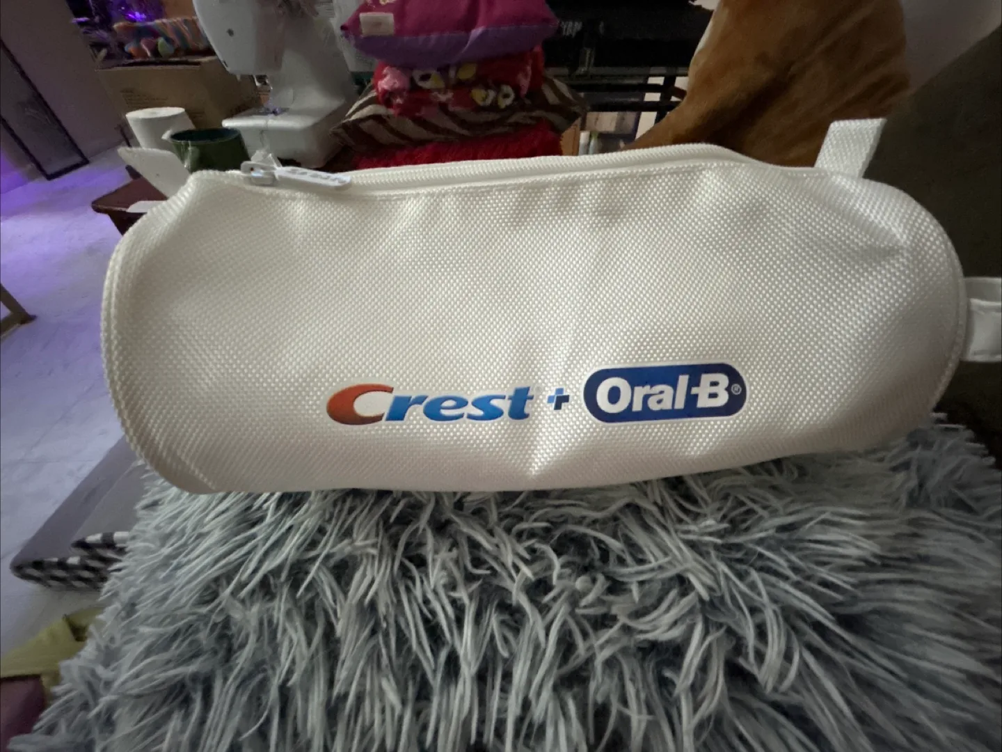 🏒  Crest & Oral-B Travel Case thumbnail