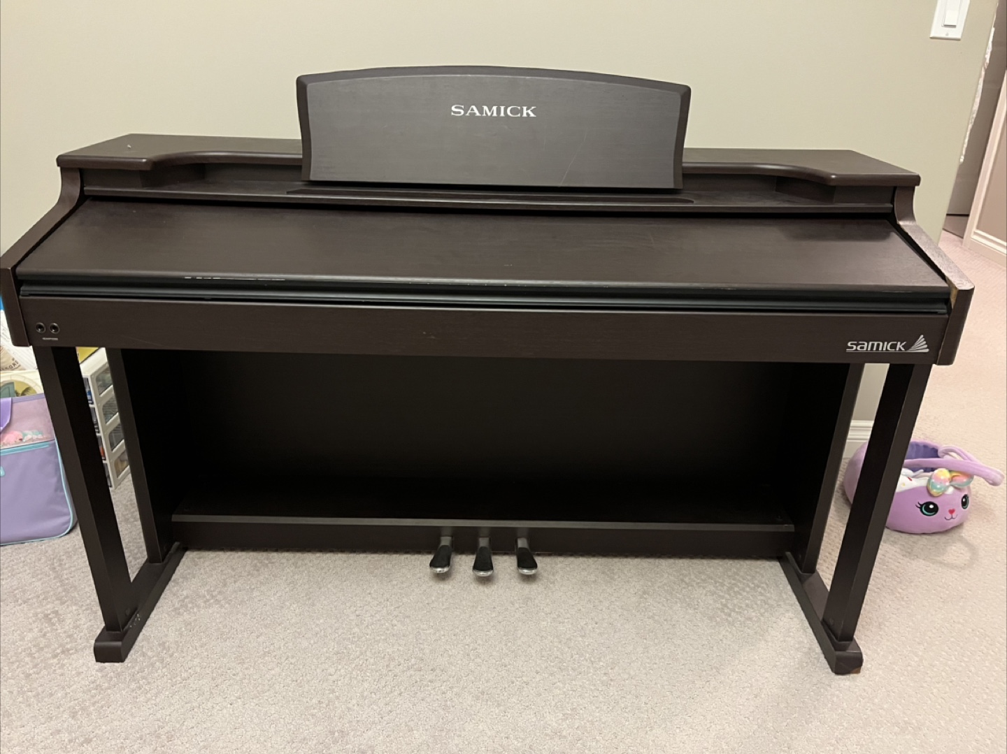 Digital Piano with 88 keys