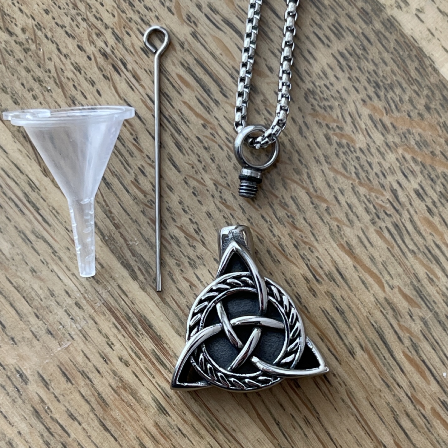 Celtic knot Urn stainless steel necklace - photo 4