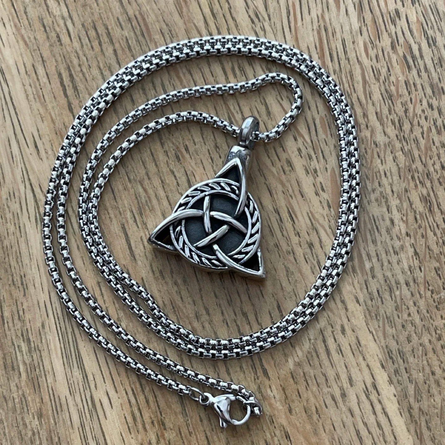 Celtic knot Urn stainless steel necklace image indicator(2)