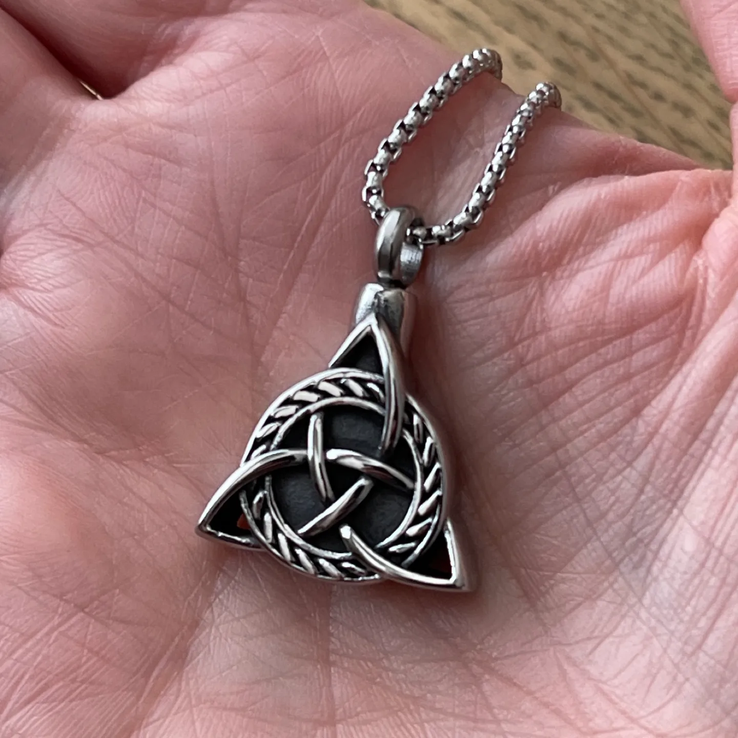 Celtic knot Urn stainless steel necklace image indicator(3)