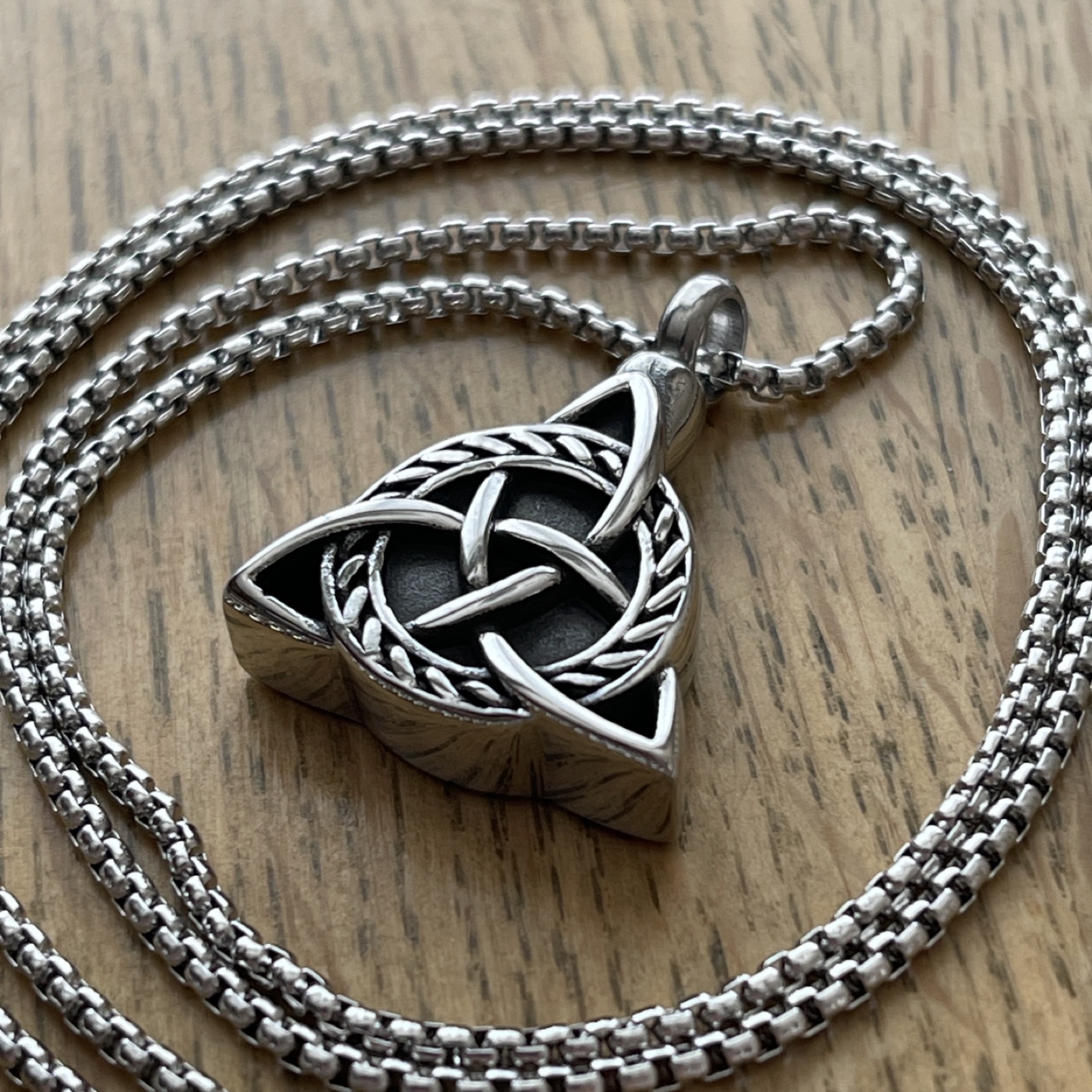 Celtic knot Urn stainless steel necklace