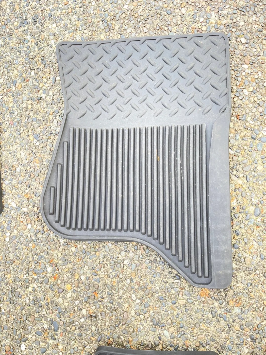 Black Rubber Floor Mat for Chev or GMC pickup. image indicator(3)