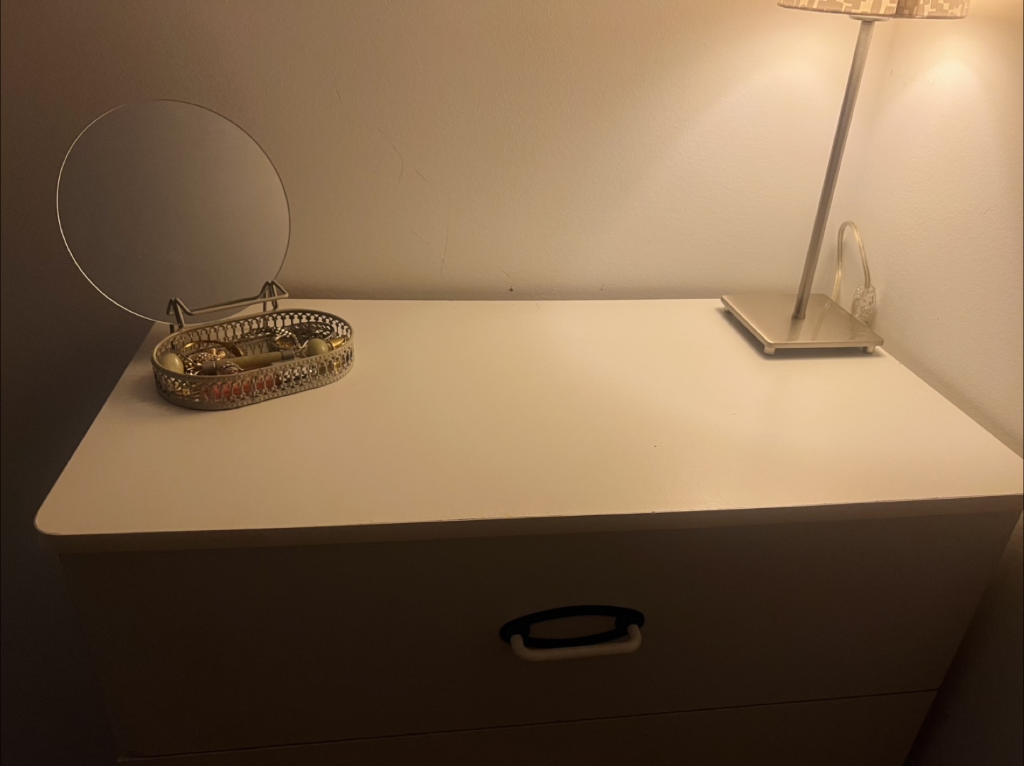 White four drawer dresser - photo 2