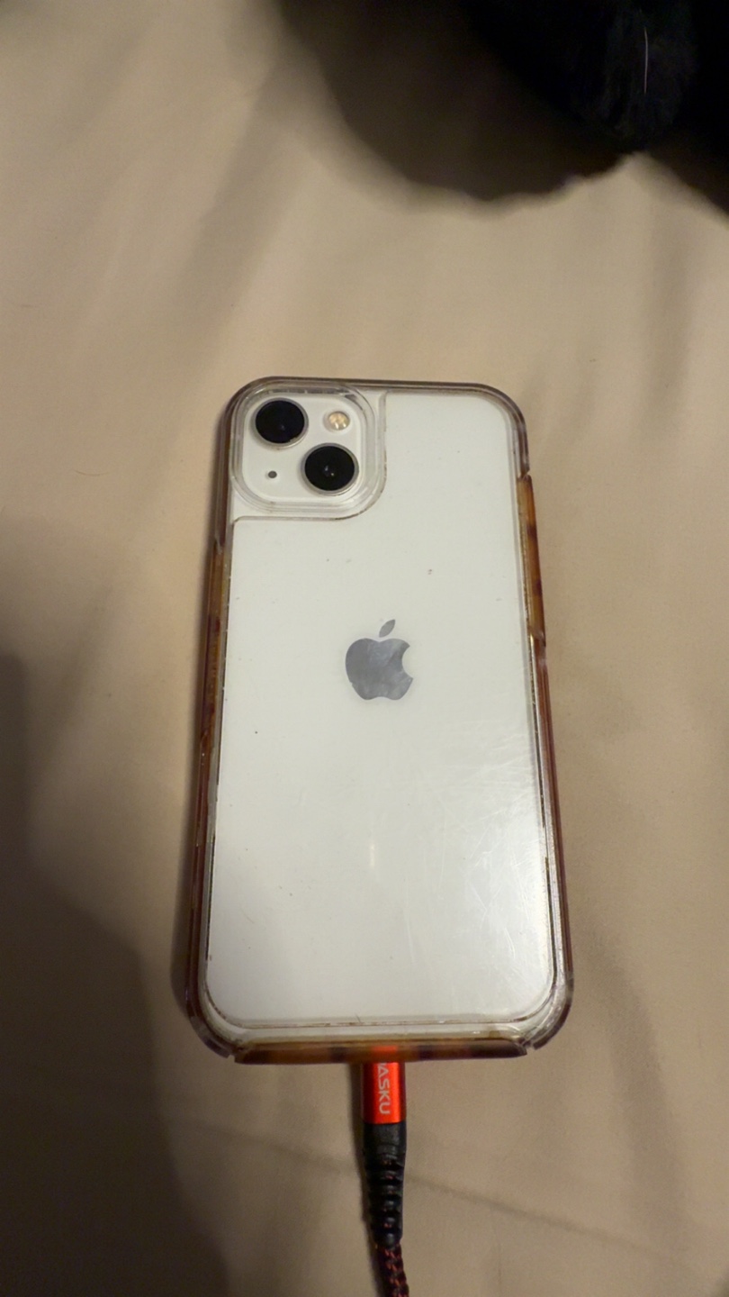 iPhone 13 - photo 2