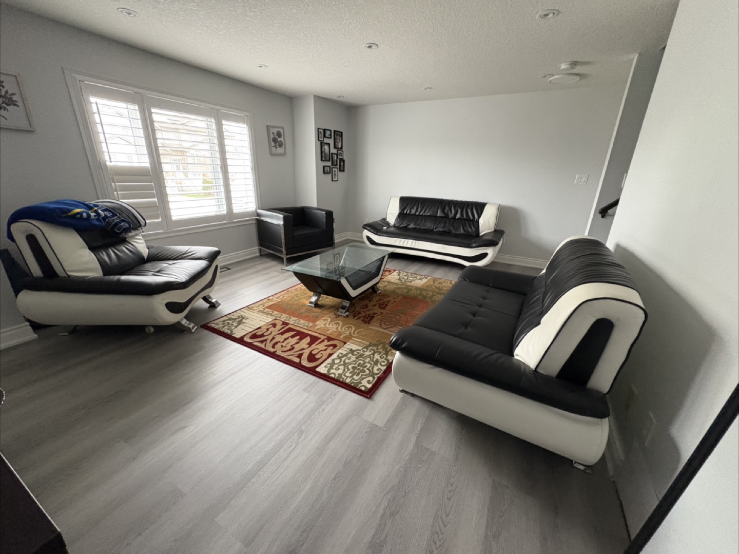 Modern Black and White Leather Living Room Set