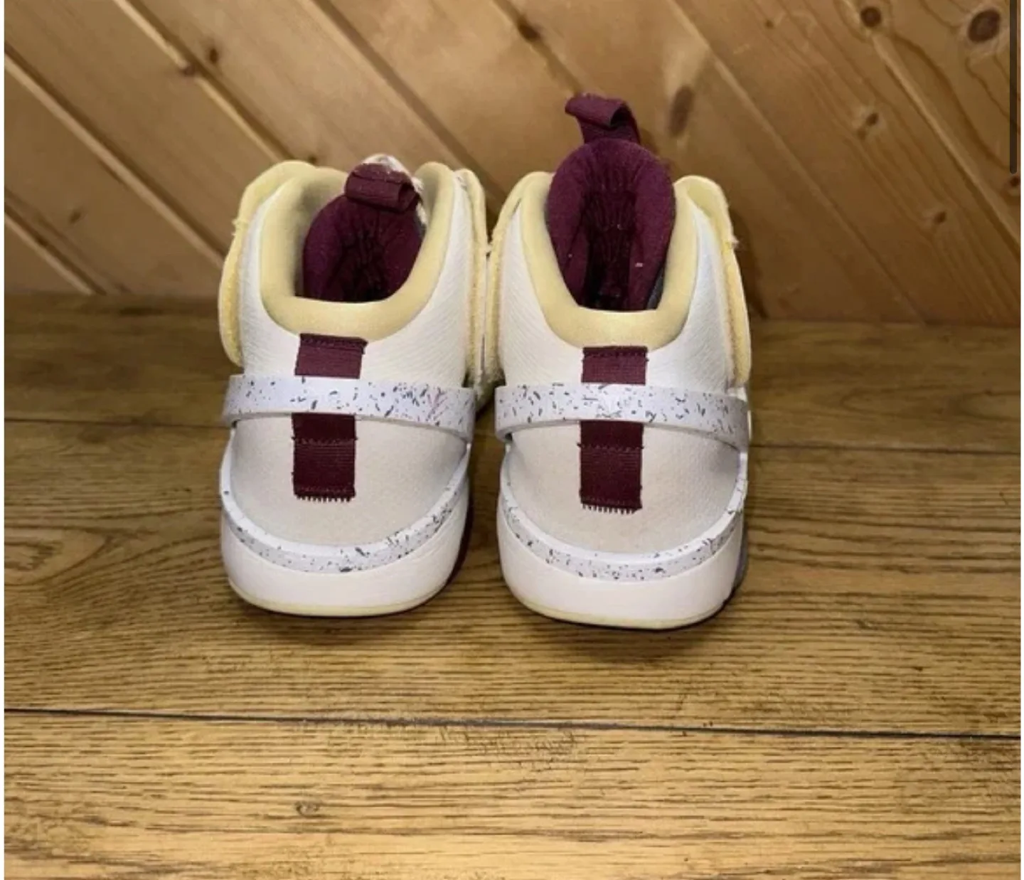 Nike Air Deldon Phantom /Sangria Basketball Sneakers US 15 image indicator(2)