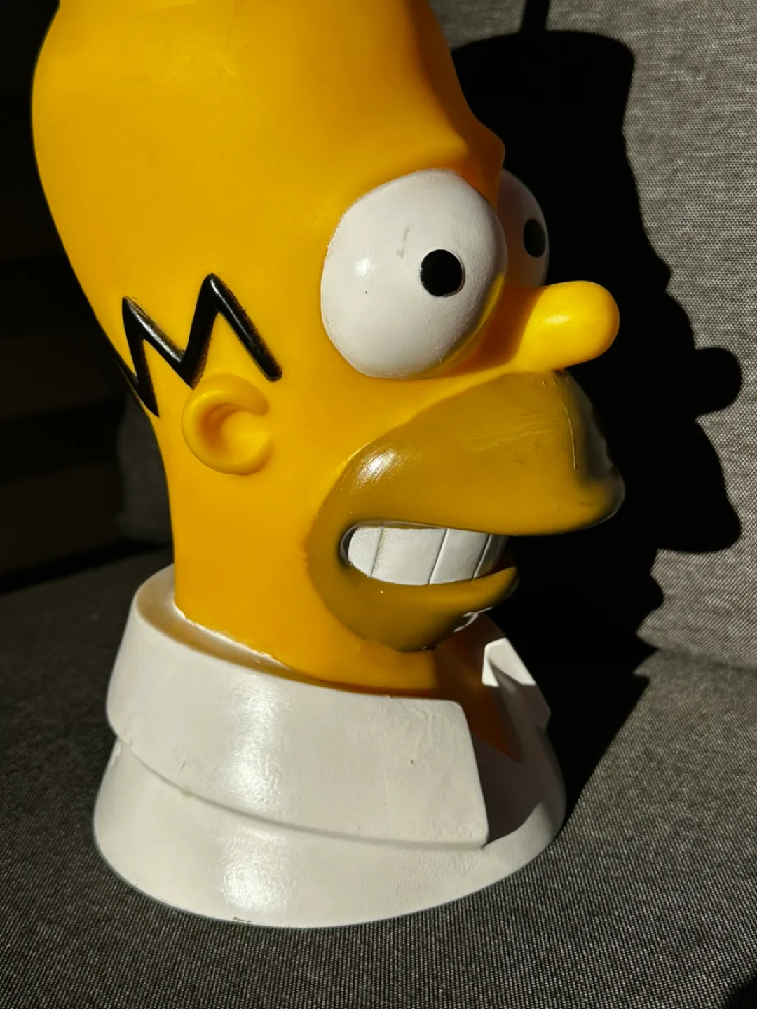 Homer Simpson 2010 Collector Drink Bottle image indicator(4)