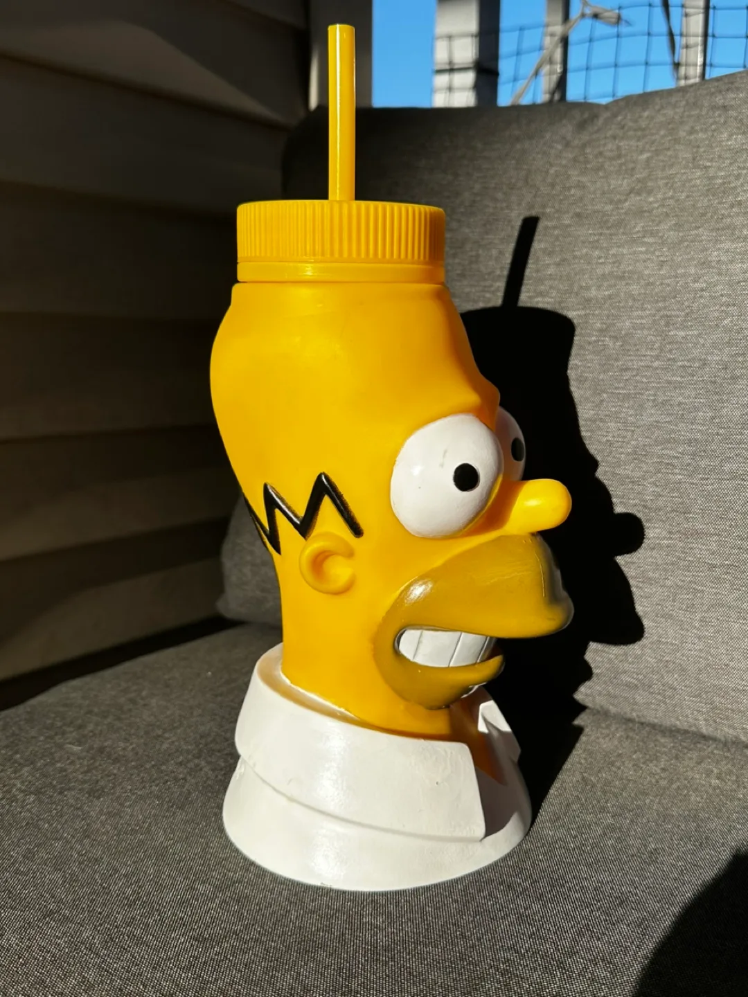 Homer Simpson 2010 Collector Drink Bottle image indicator(3)