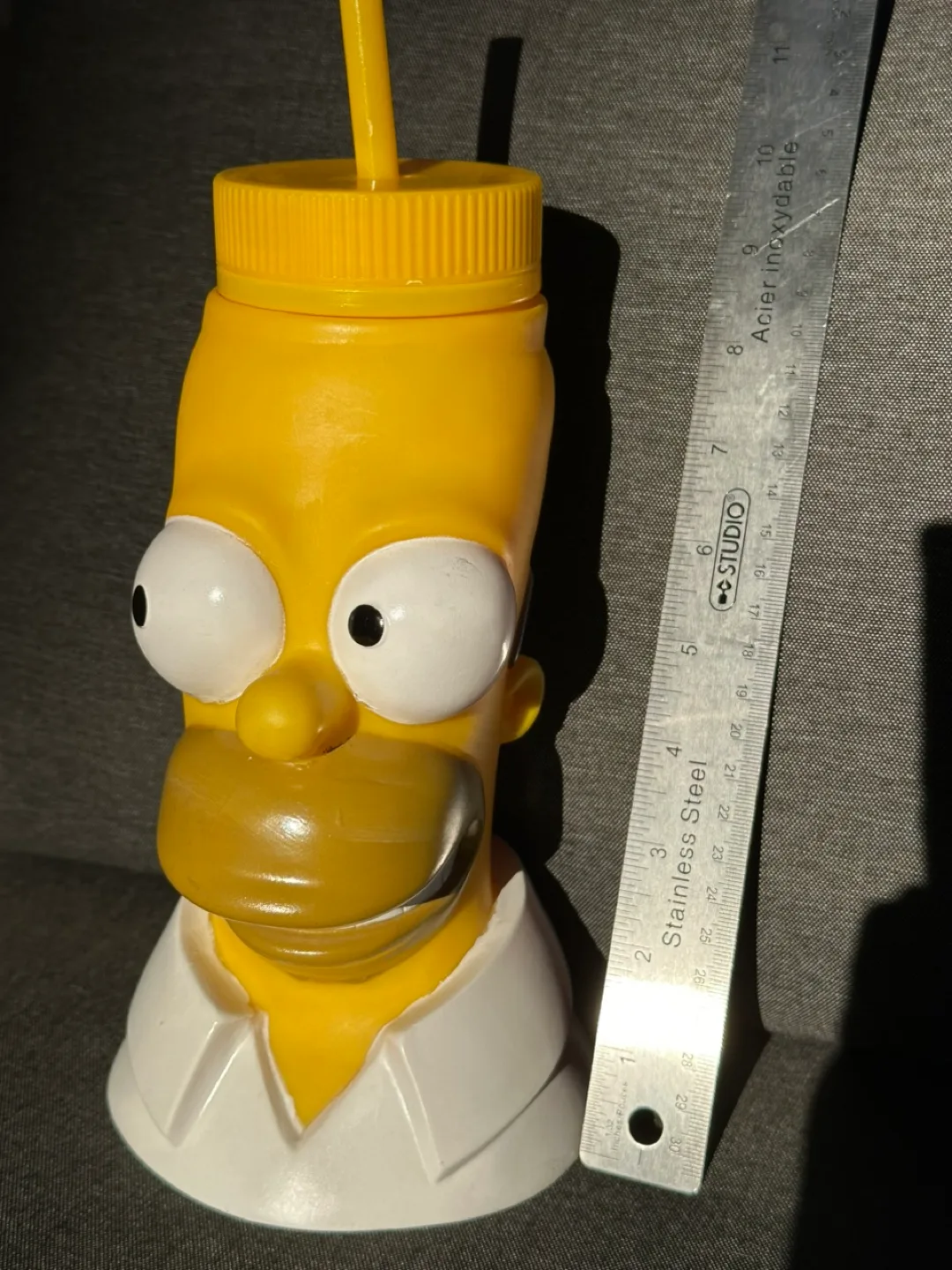 Homer Simpson 2010 Collector Drink Bottle image indicator(10)