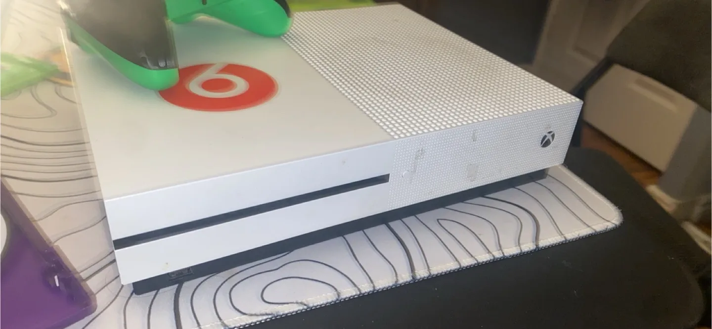 Xbox One Console with Games & Controller (CHECK DESCRIPTION) thumbnail