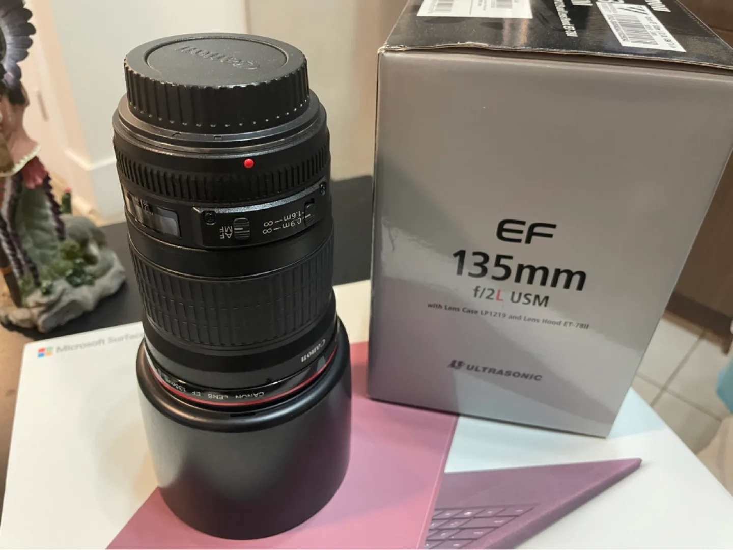 Canon EF 135mm f/2L USM Telephoto Lens thumbnail