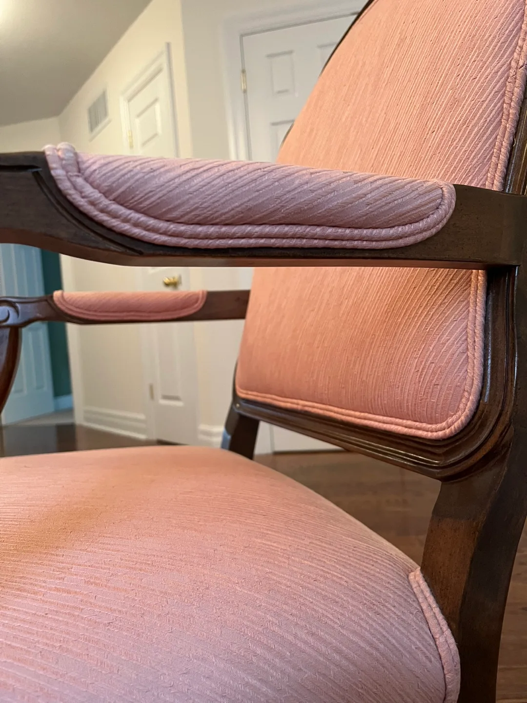 Moving! Elegant Pink Upholstered Armchair image indicator(6)