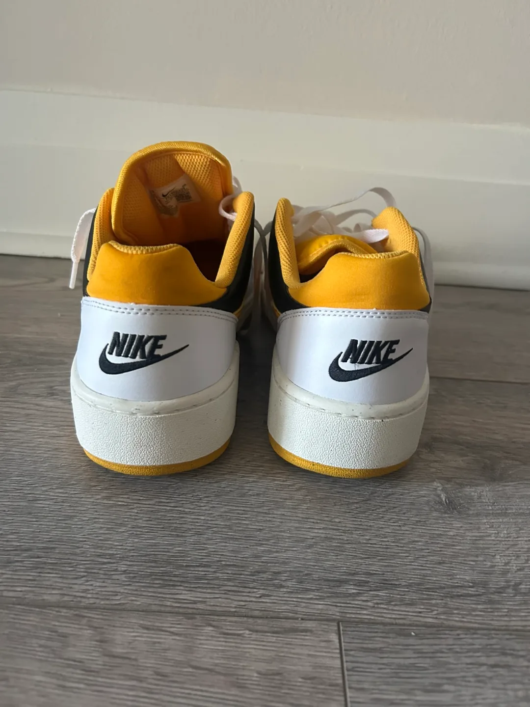 Nike Sneakers - Size 10 image indicator(2)