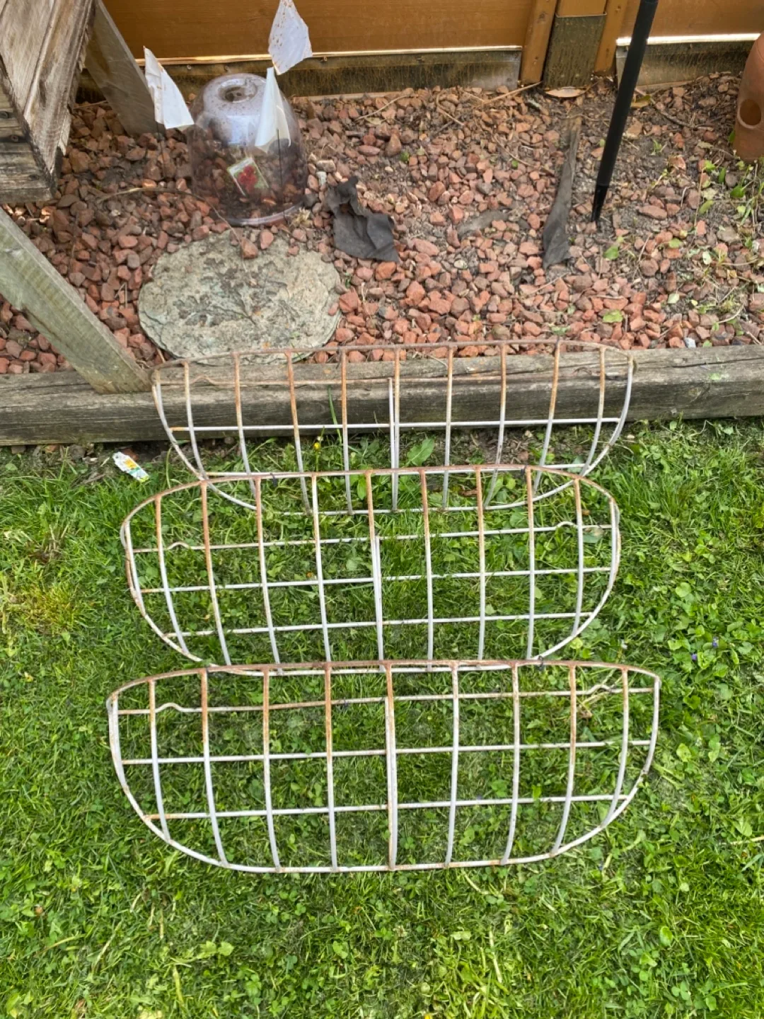 Six  Metal Hanging Planter Baskets thumbnail
