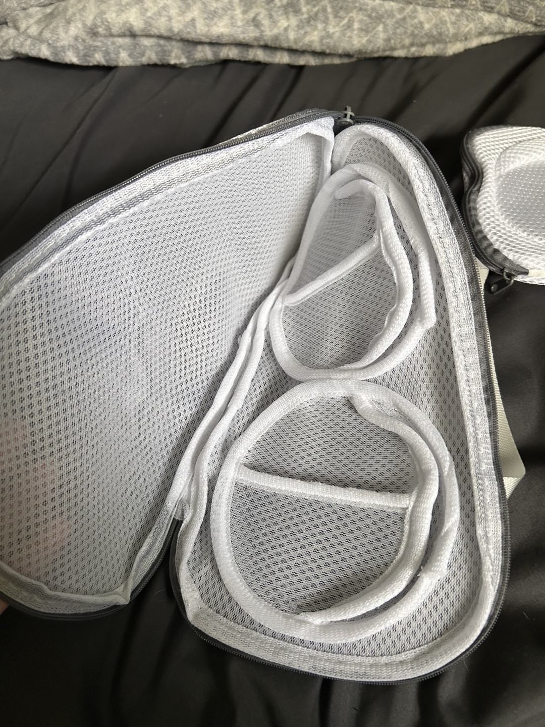 Pair of Bra Washing Bags 🏒 - photo 3