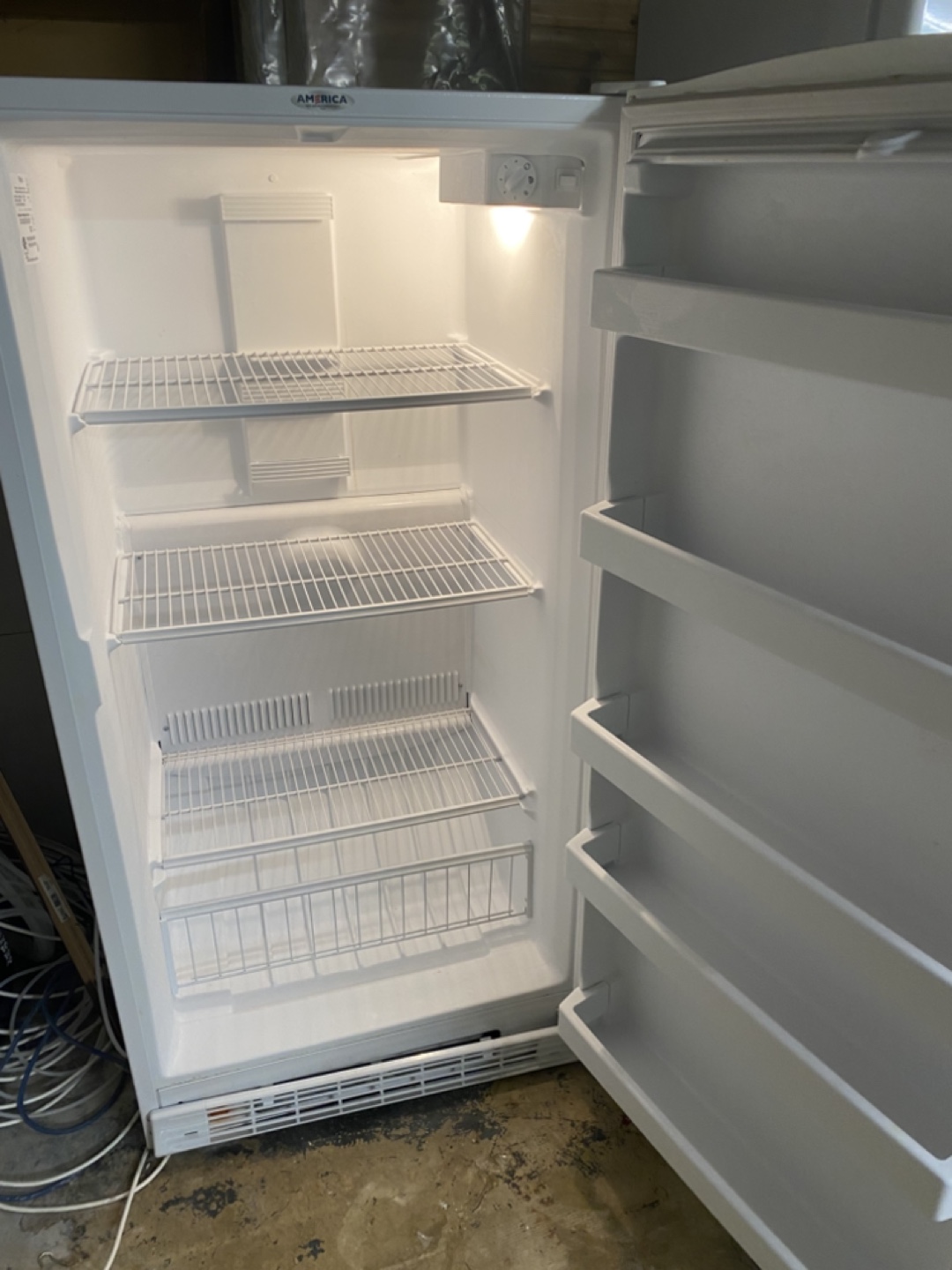 White Frigidaire Freezer - photo 2