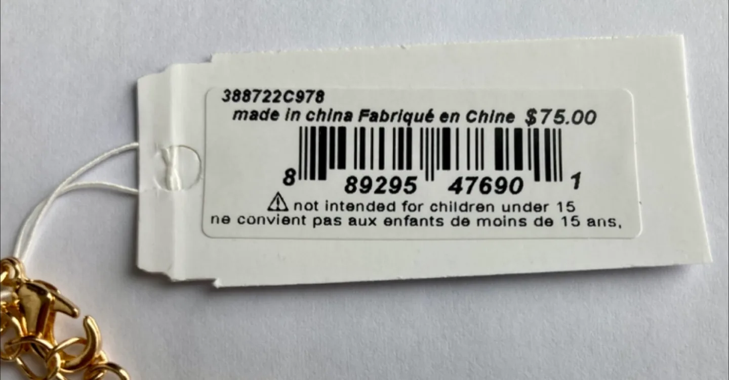 BETSEY JOHNSON Butterfly Resin Ring Pendant Necklace Set image indicator(5)