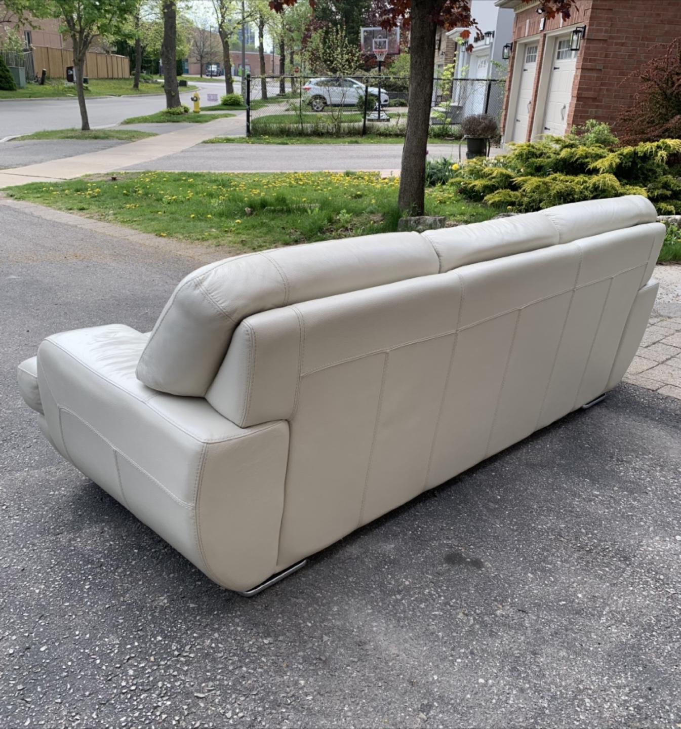 !FREE DELIVERY! Leather Couch - photo 4