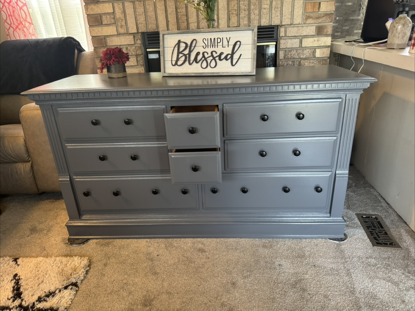 ✨✨ BEAUTIFUL GRAY LONG 8 DRAWER DRESSER BY ANCHOR HILL✨✨