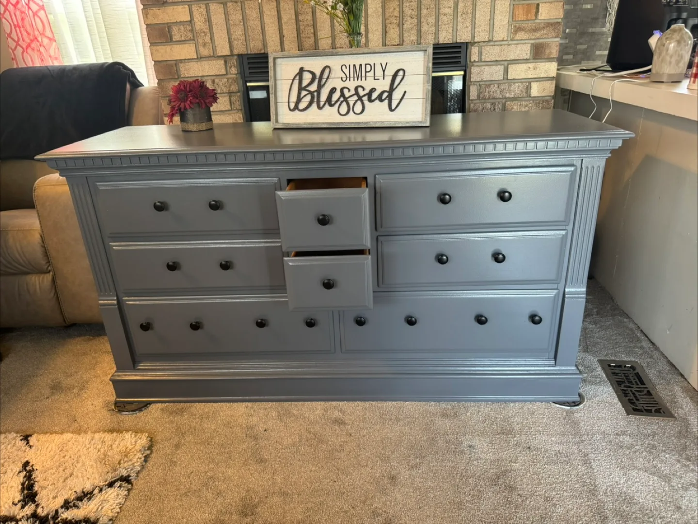 ✨✨ BEAUTIFUL GRAY LONG 8 DRAWER DRESSER BY ANCHOR HILL✨✨ thumbnail