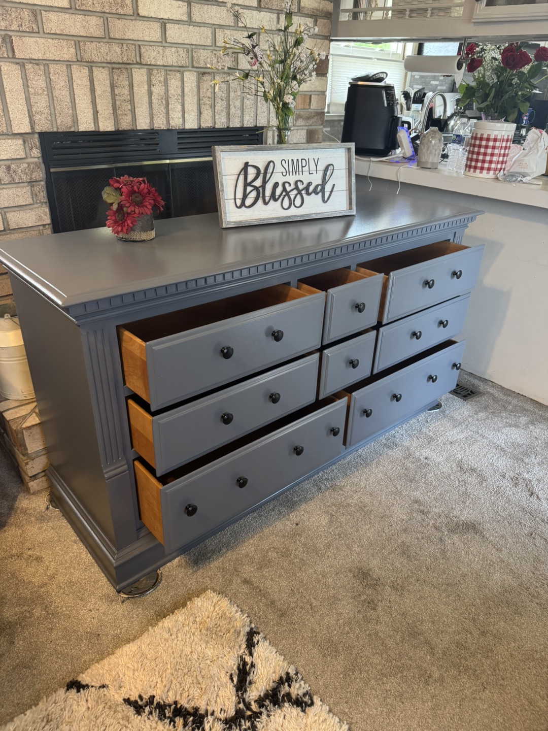 ✨✨ BEAUTIFUL GRAY LONG 8 DRAWER DRESSER BY ANCHOR HILL✨✨ - photo 5