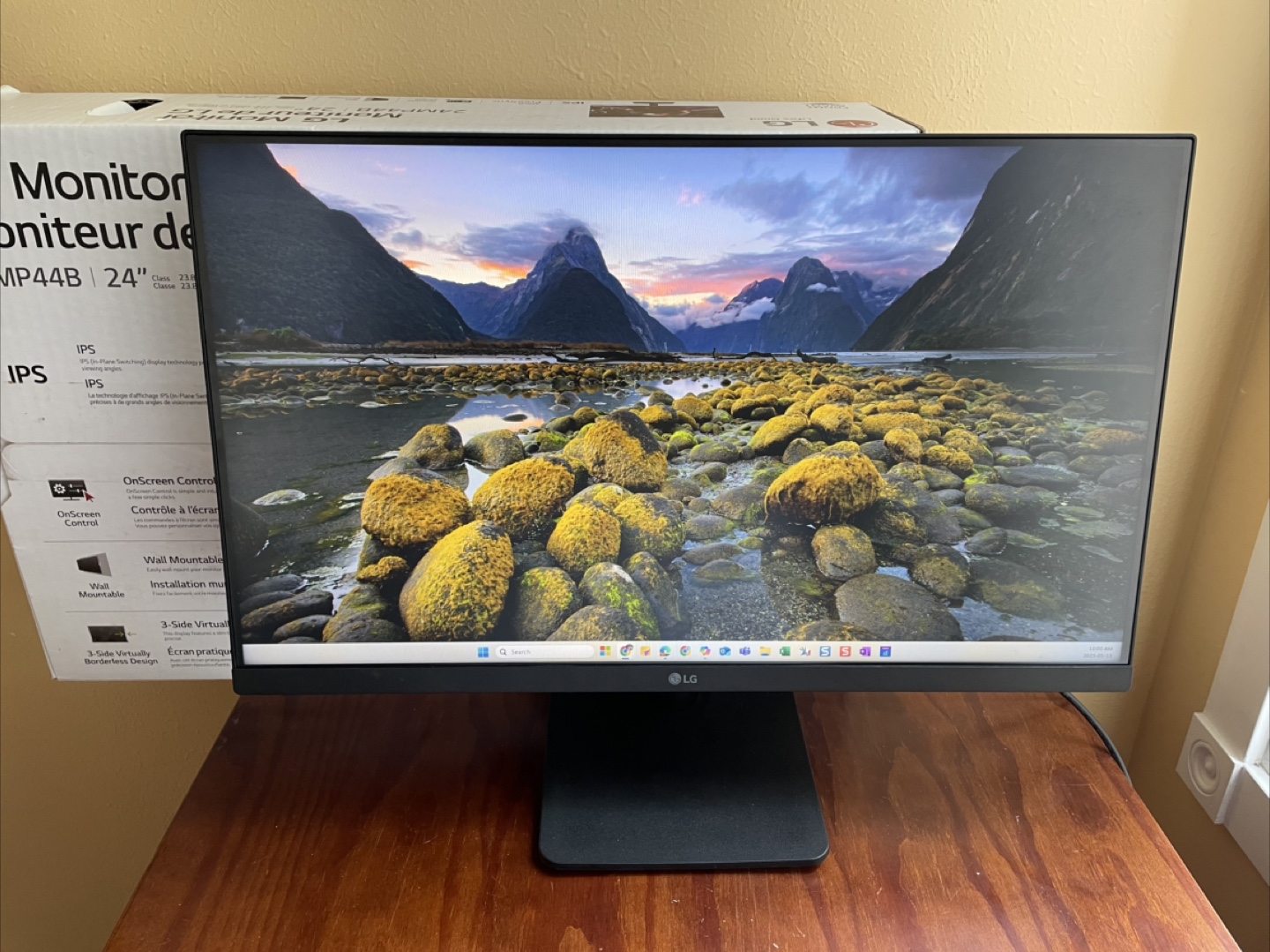LG 24-inch IPS Monitor - 3 years old