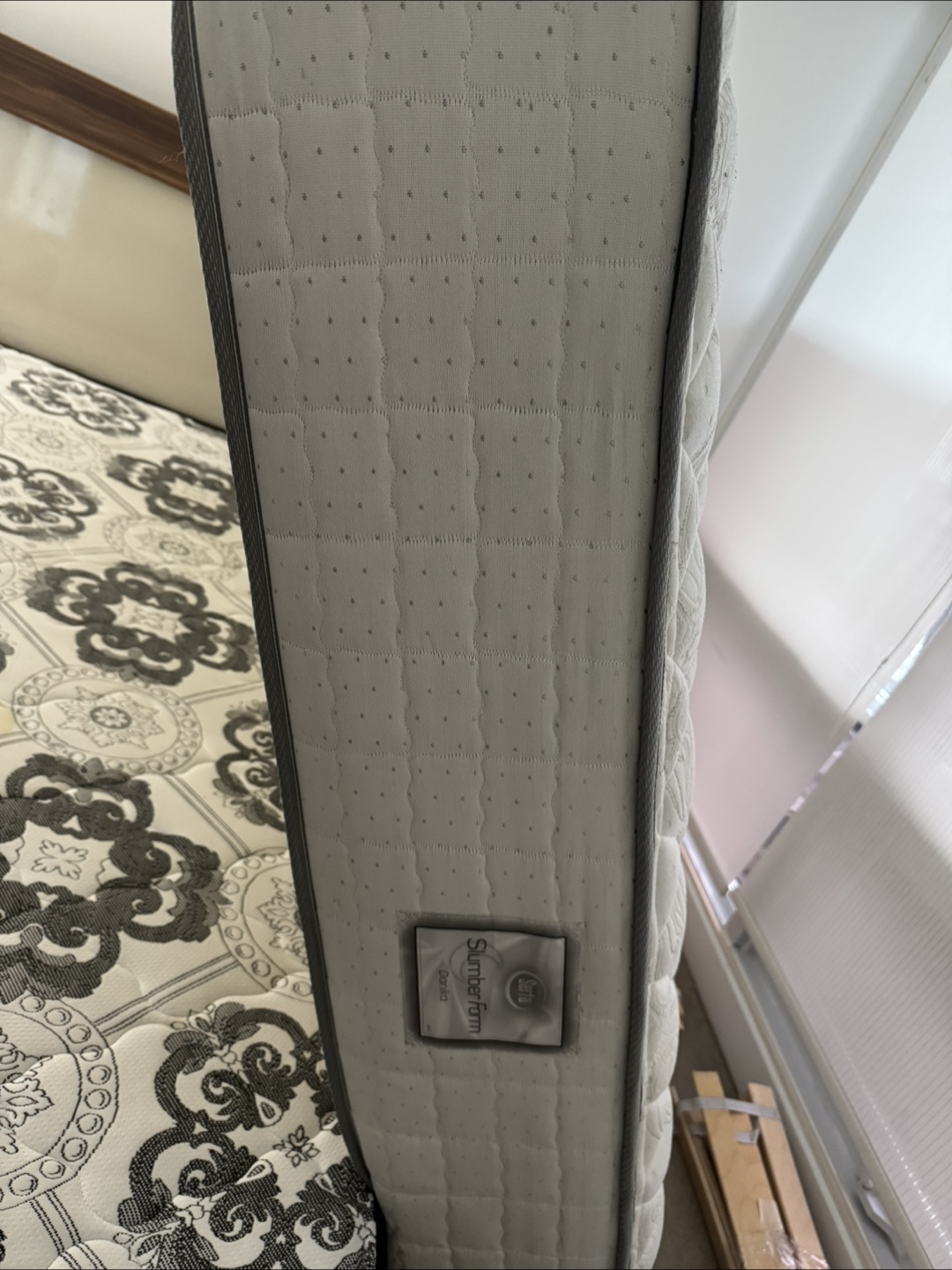 Serta queen mattress for sale - photo 2