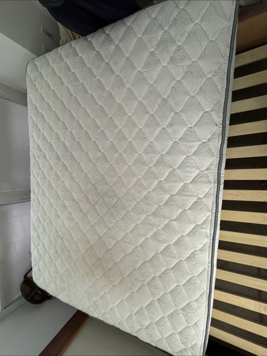 Serta queen mattress for sale - photo 4