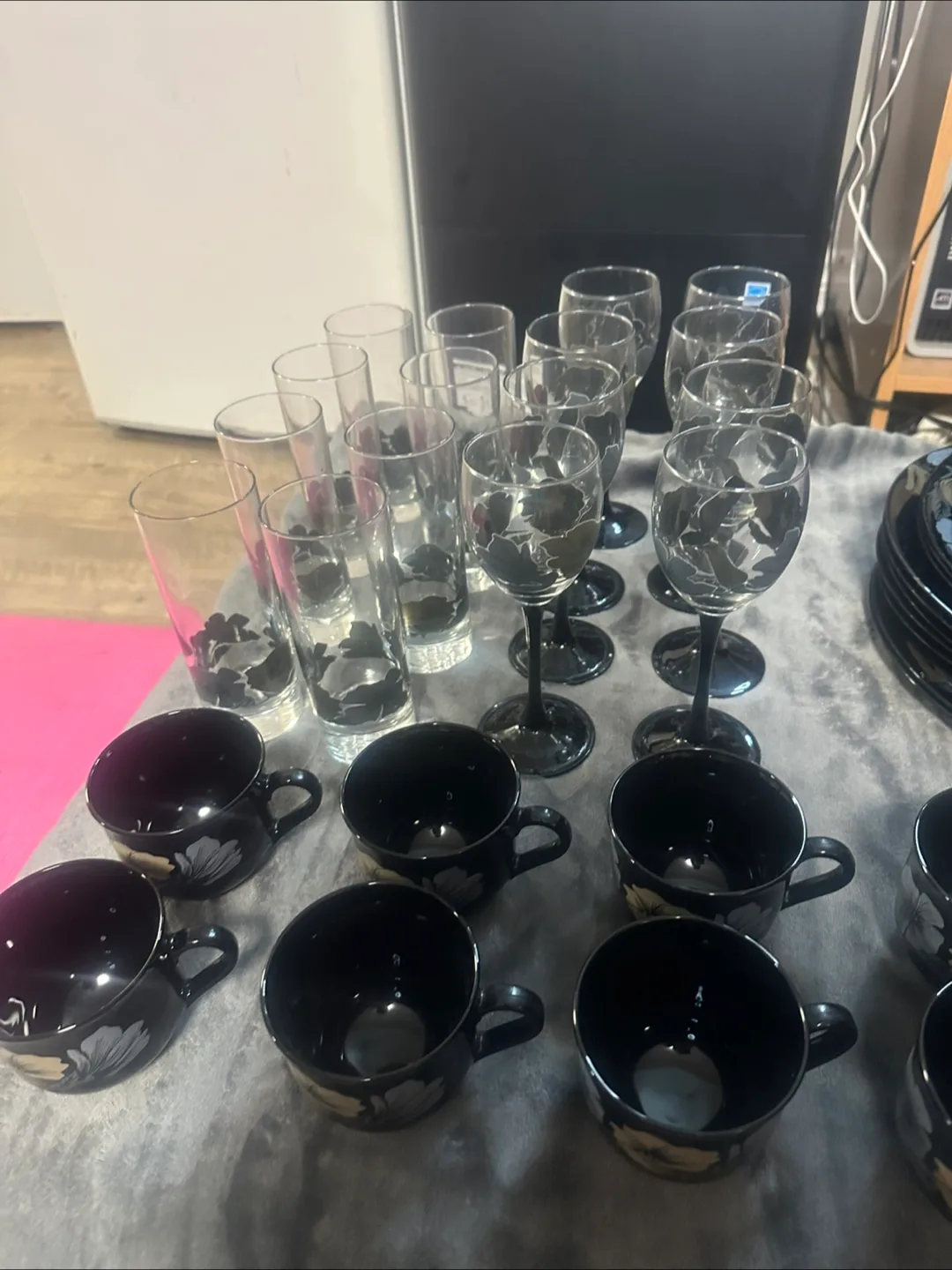 Vintage Black Glass Dinnerware Set with Floral Design image indicator(2)