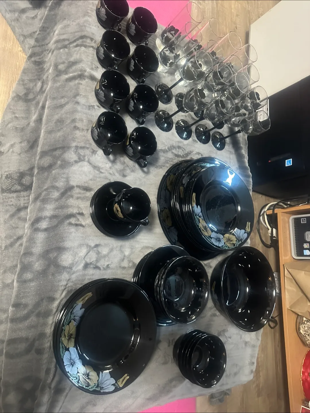 Vintage Black Glass Dinnerware Set with Floral Design image indicator(7)
