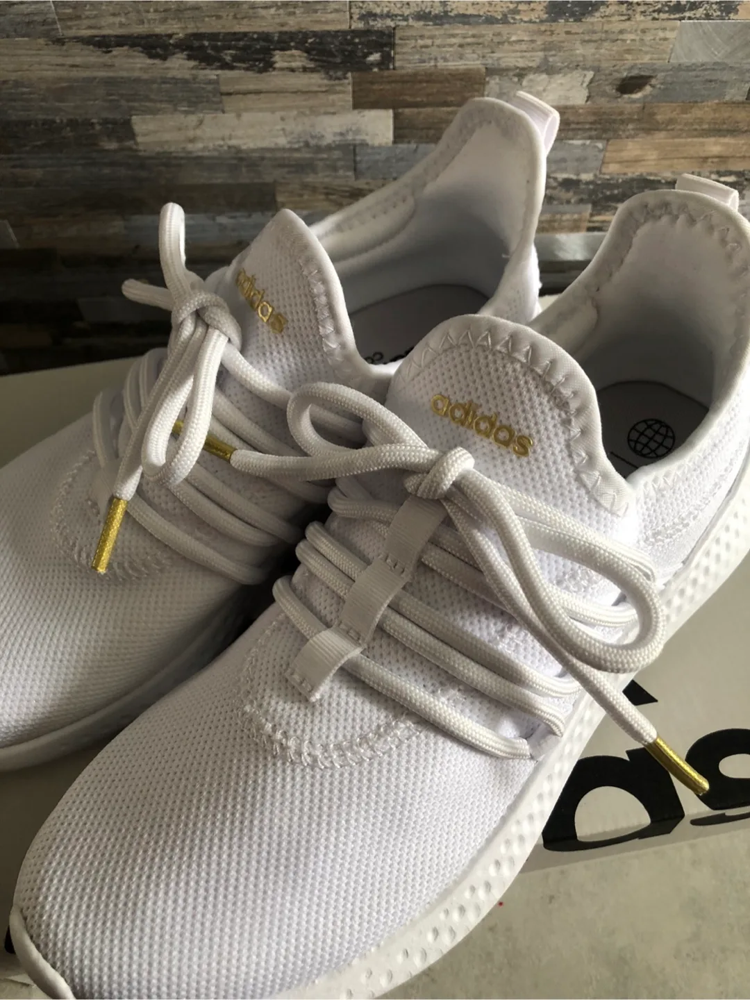 🏒Adidas Running Shoes - White - Size 7.5 image indicator(2)