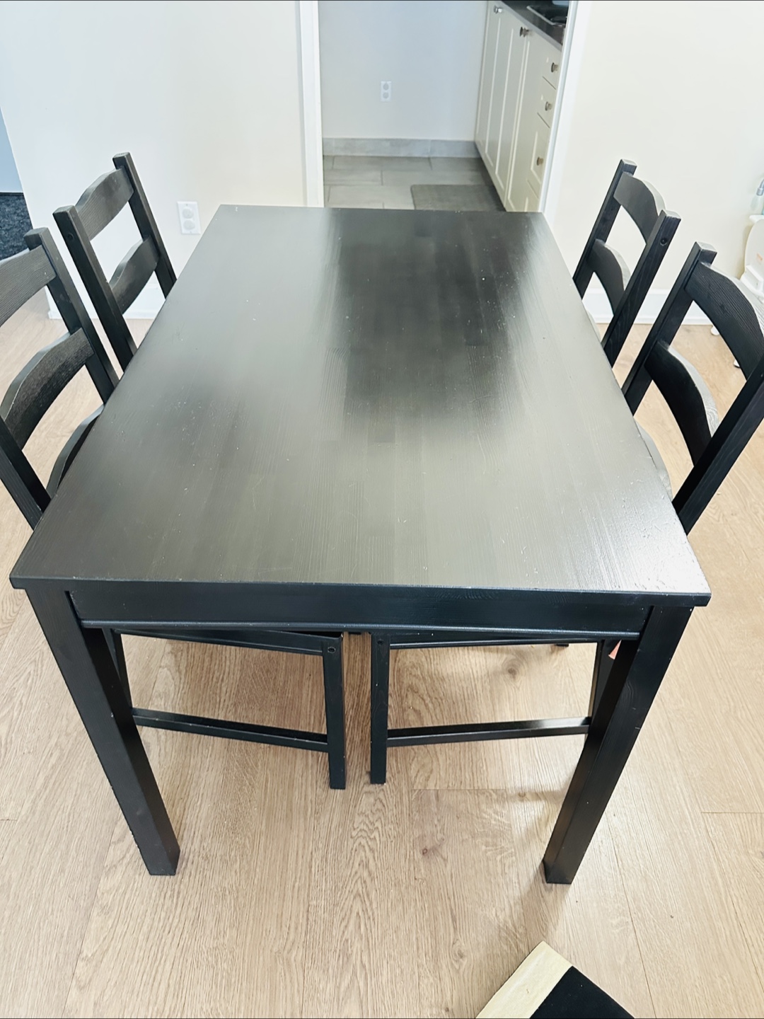 IKEA HÄGERNAS Dining Table and 4 Chairs - Black-Brown