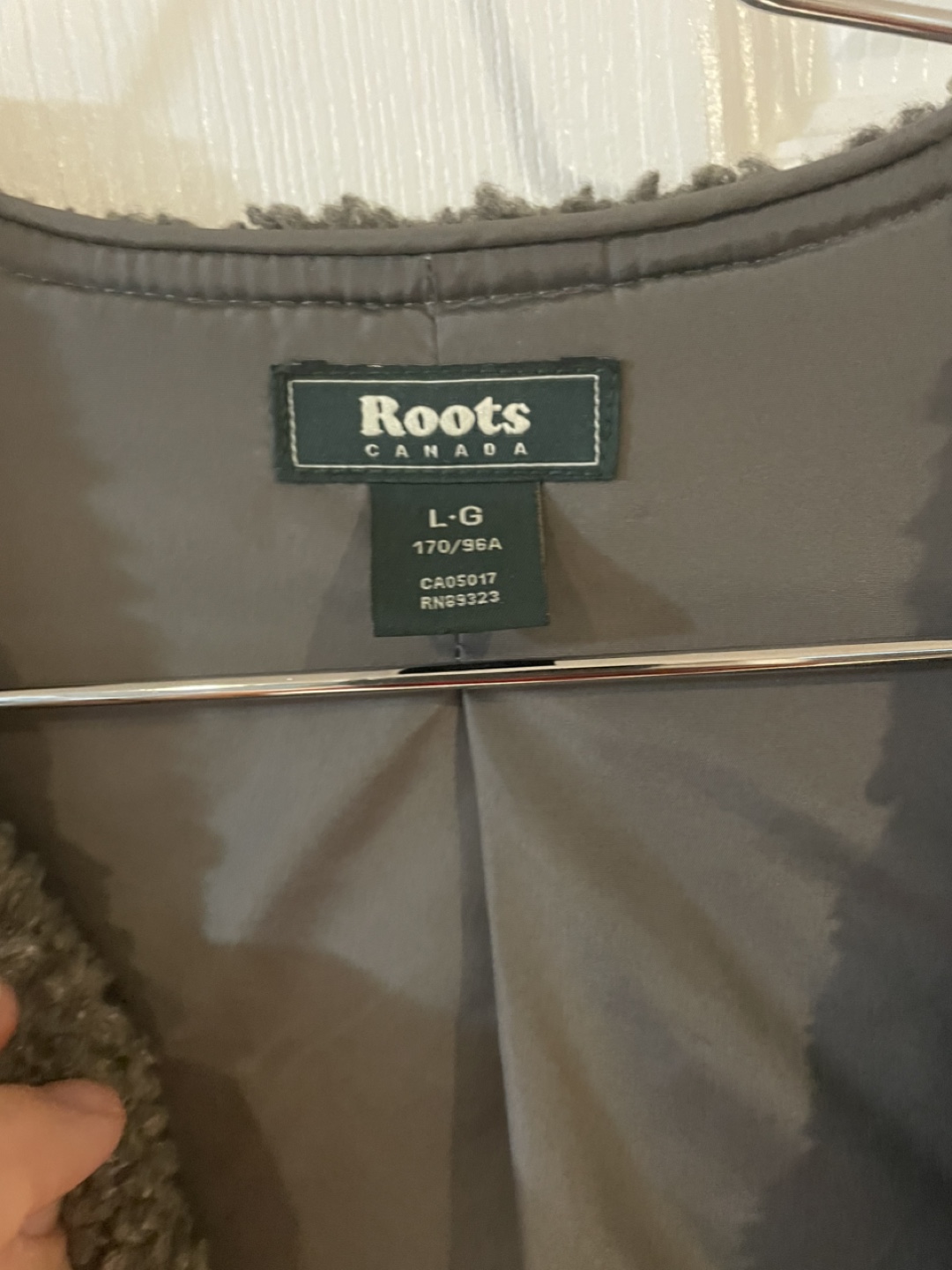 Roots Canada  Sherpa Vest - Size Large - photo 2