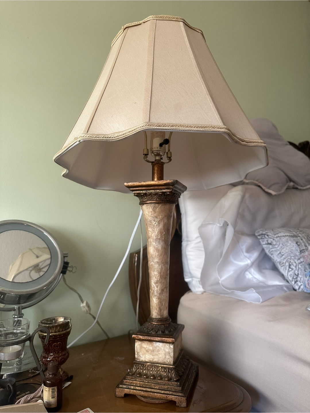 2 Matching Elegant Table Lamps with Beige Shade - photo 4
