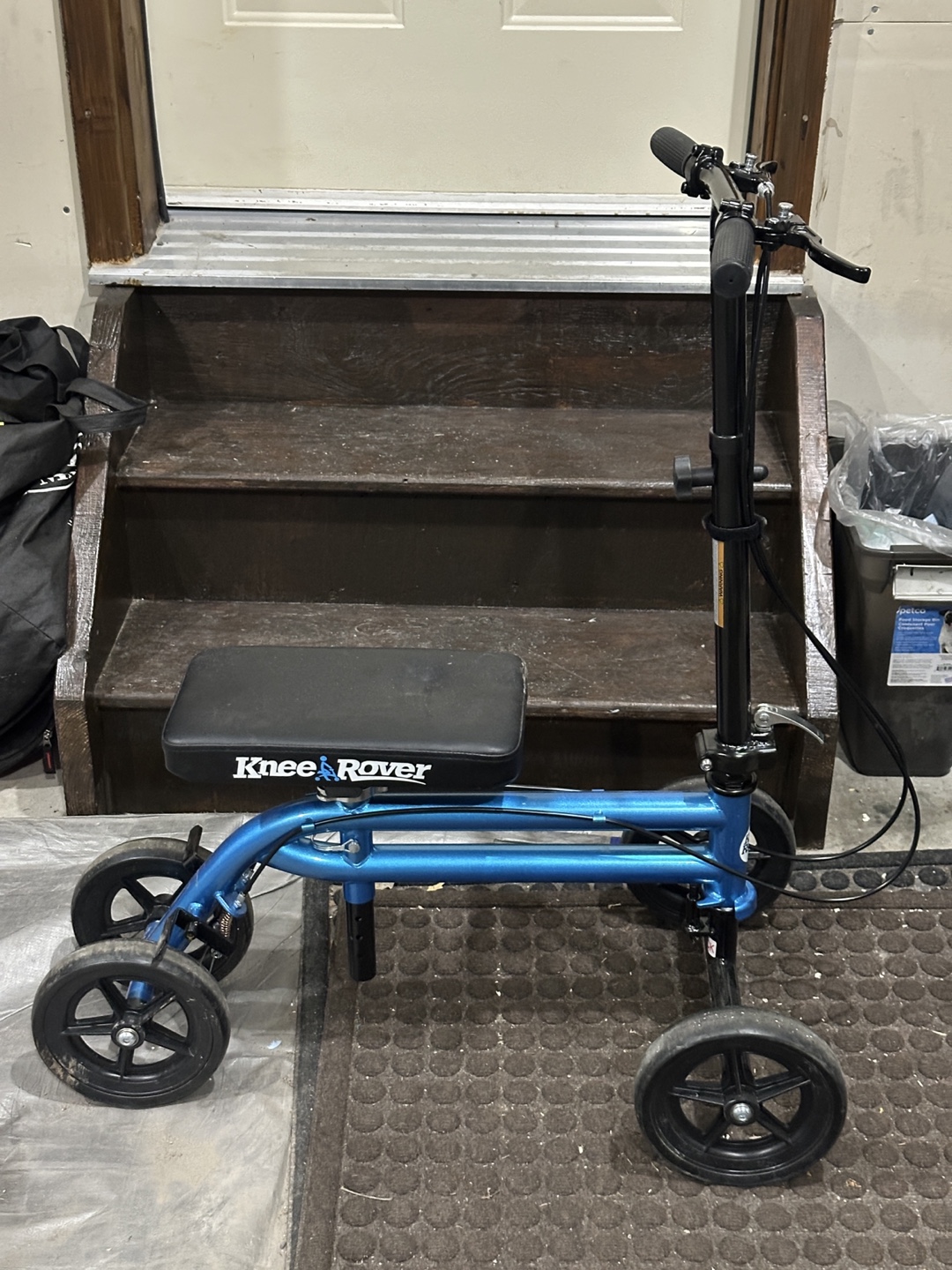 KneeRover Steerable Knee Scooter