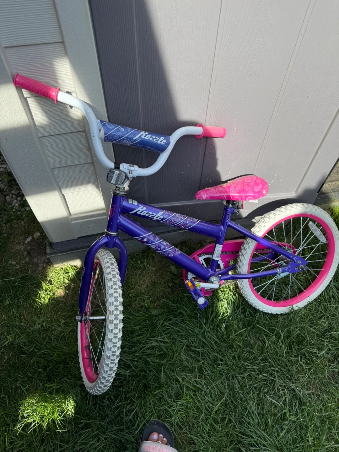 Girls' Razzle 16-inch Purple Bicycle image indicator(2)