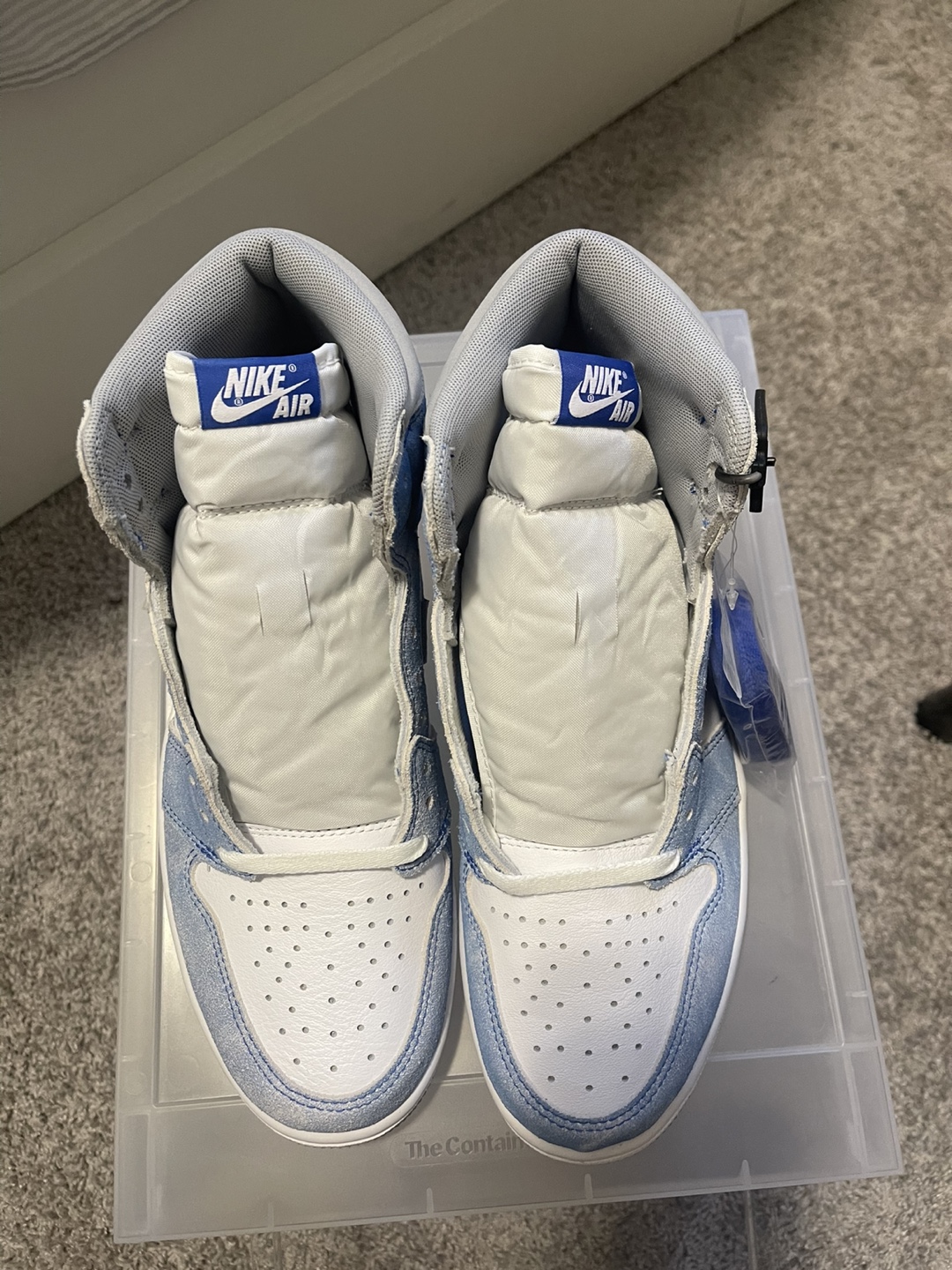 Jordan 1 Hyper Royale