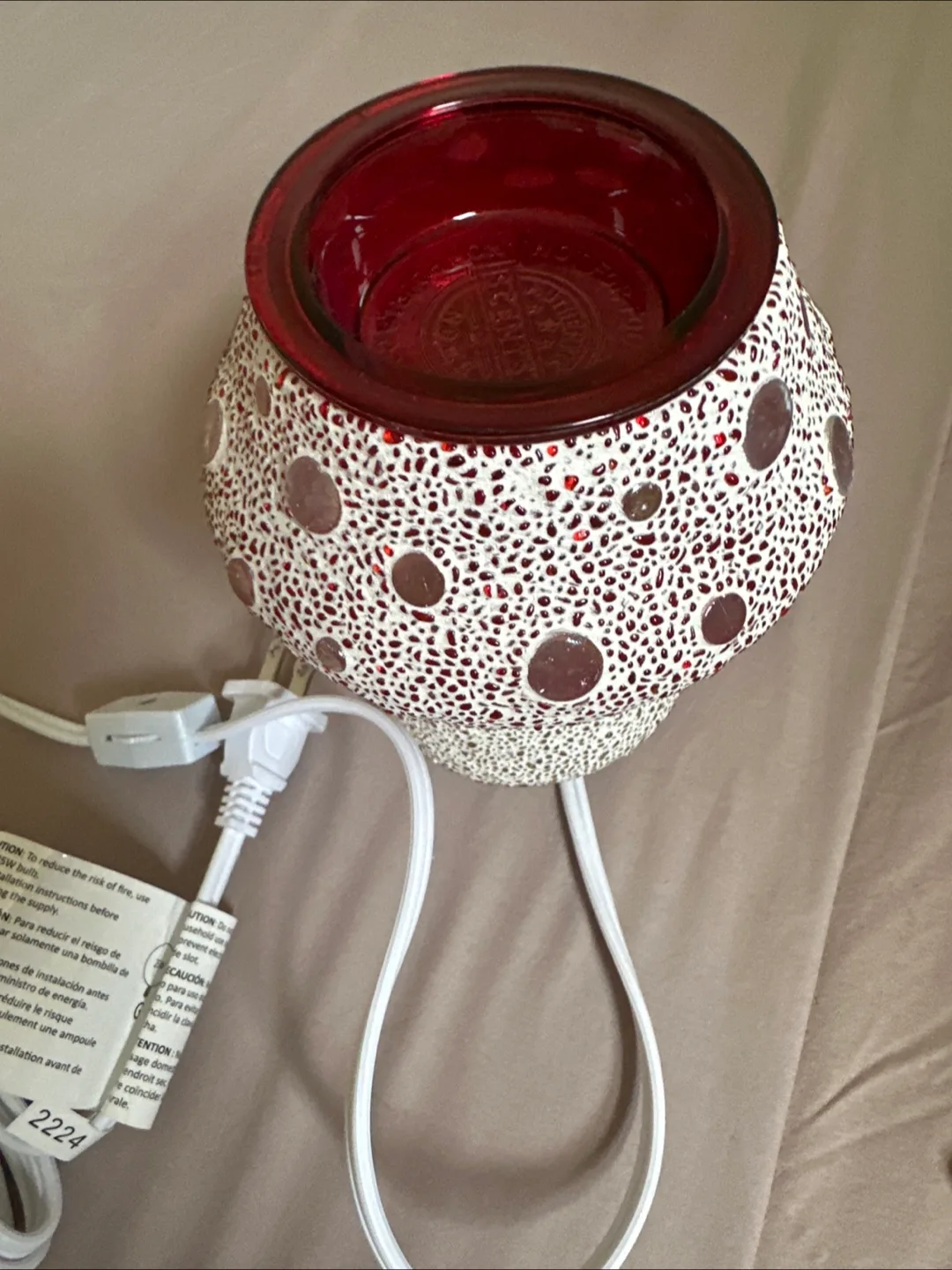 Scentsy Warmer - Red and White Mosaic image indicator(2)