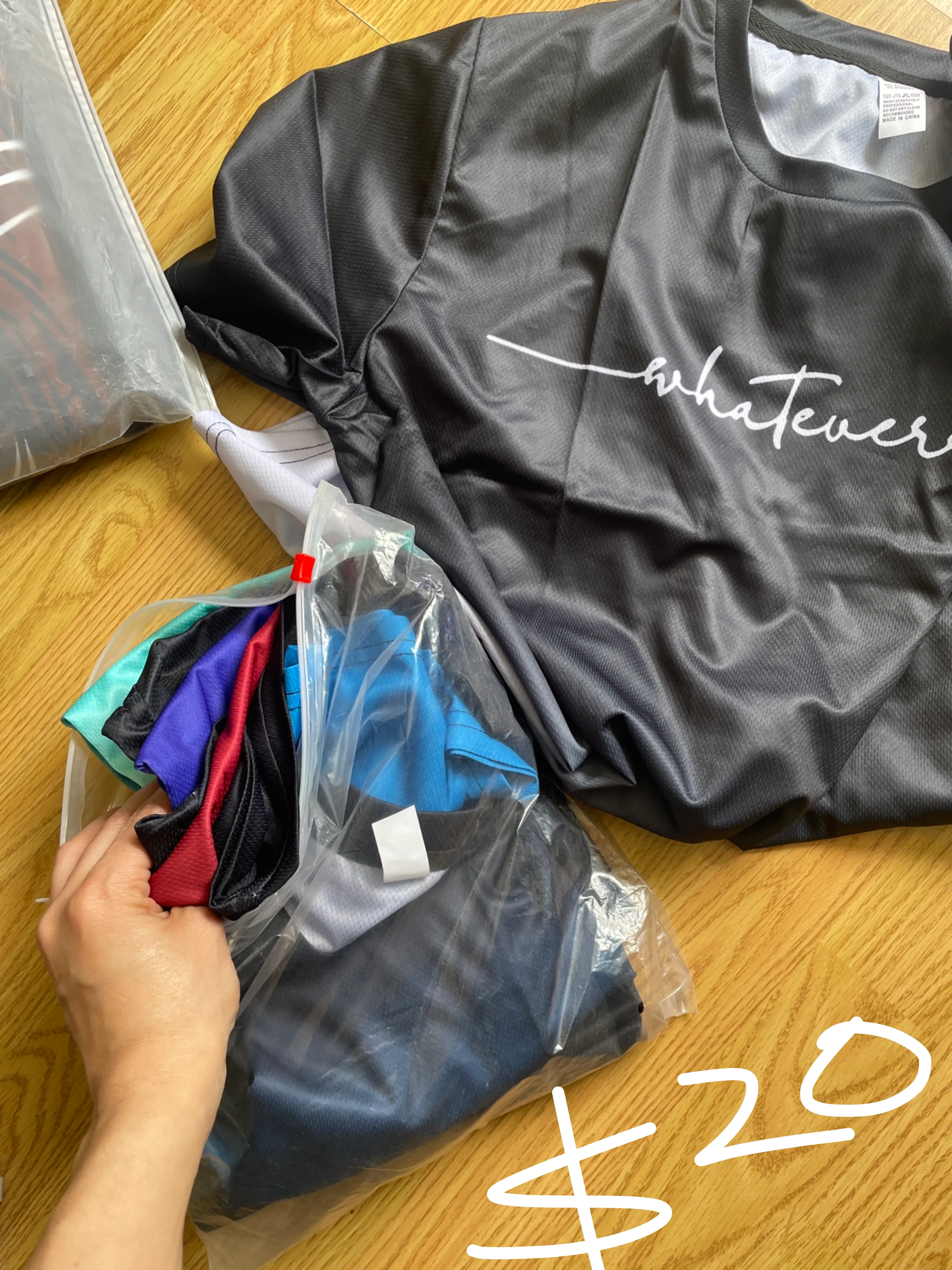 Print Hoodie, 5 T-shirts, Golf Polo, Duvet Covers 🏒 image indicator(5)